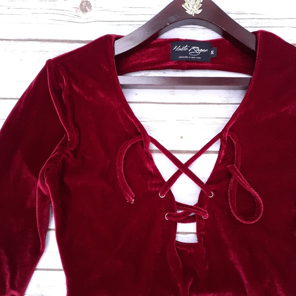 Red velvet backless bodysuit criss cross tie front - Picture 4 of 11